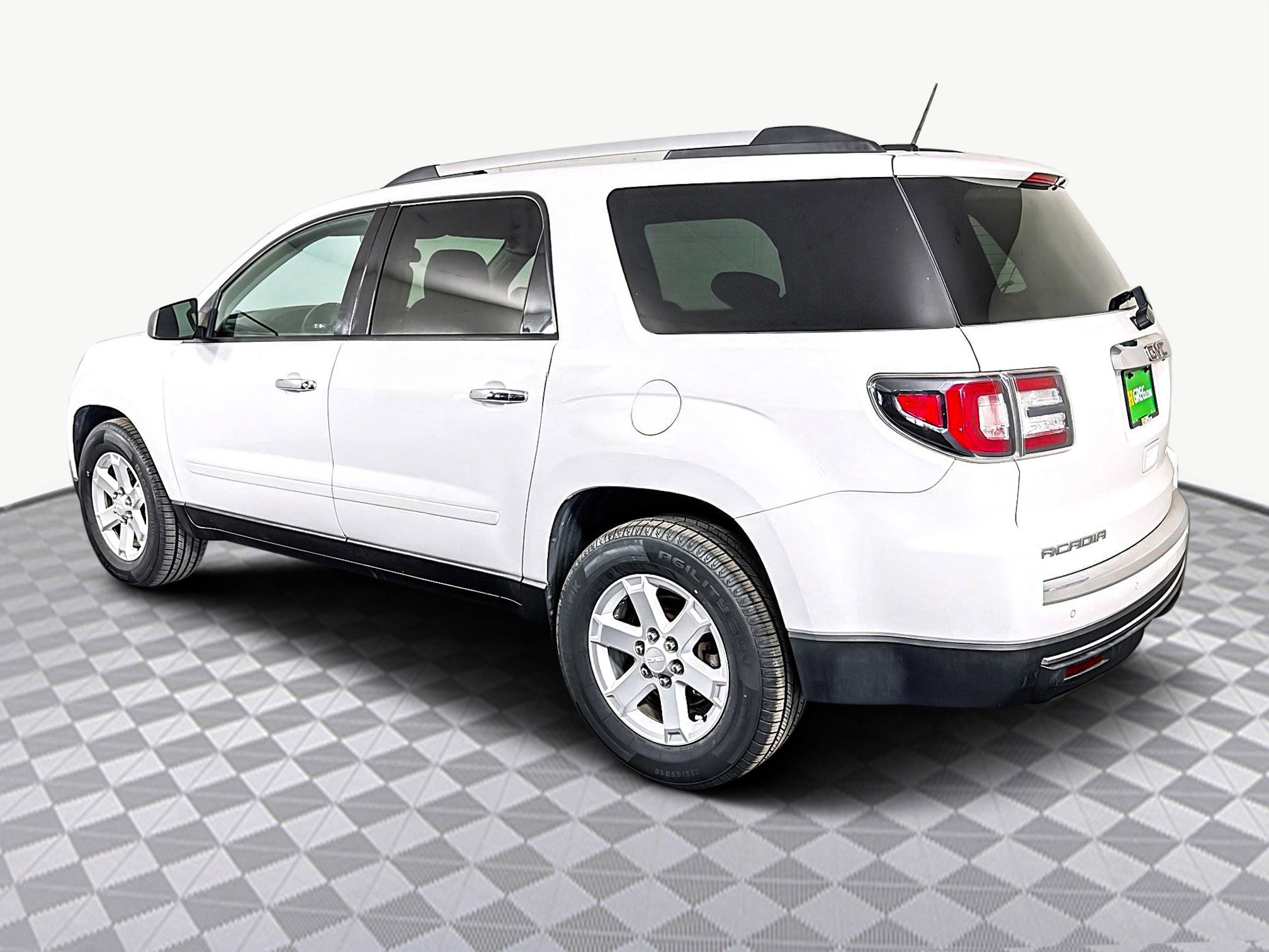 Used 2016 GMC Acadia SLE image 7