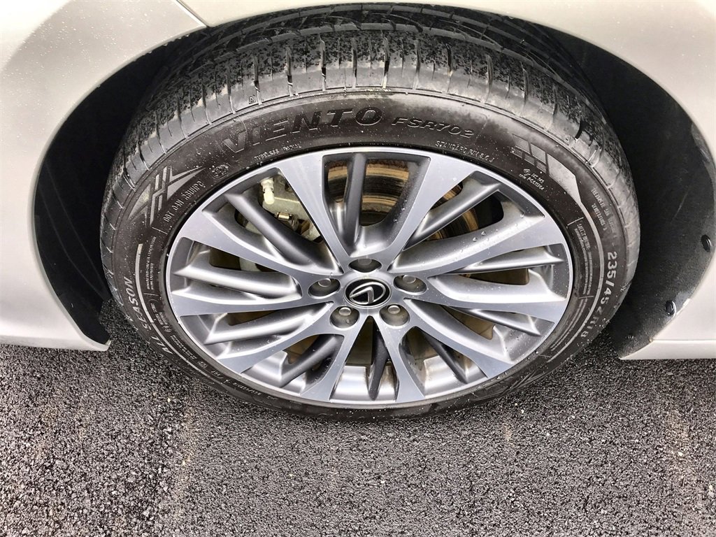 Used 2019 Lexus ES 350 image 10