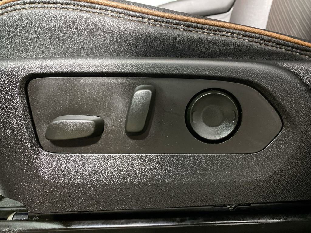 Certified 2023 GMC Canyon AT4 w/ AT4 Premium Package image 12