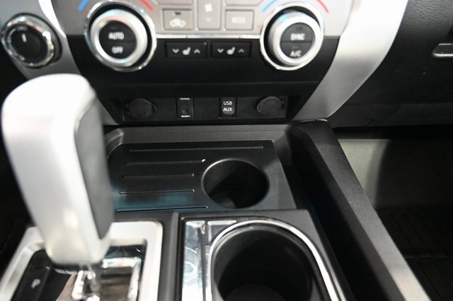 Used 2014 Toyota Tundra Limited w/ Limited Premium Package image 20