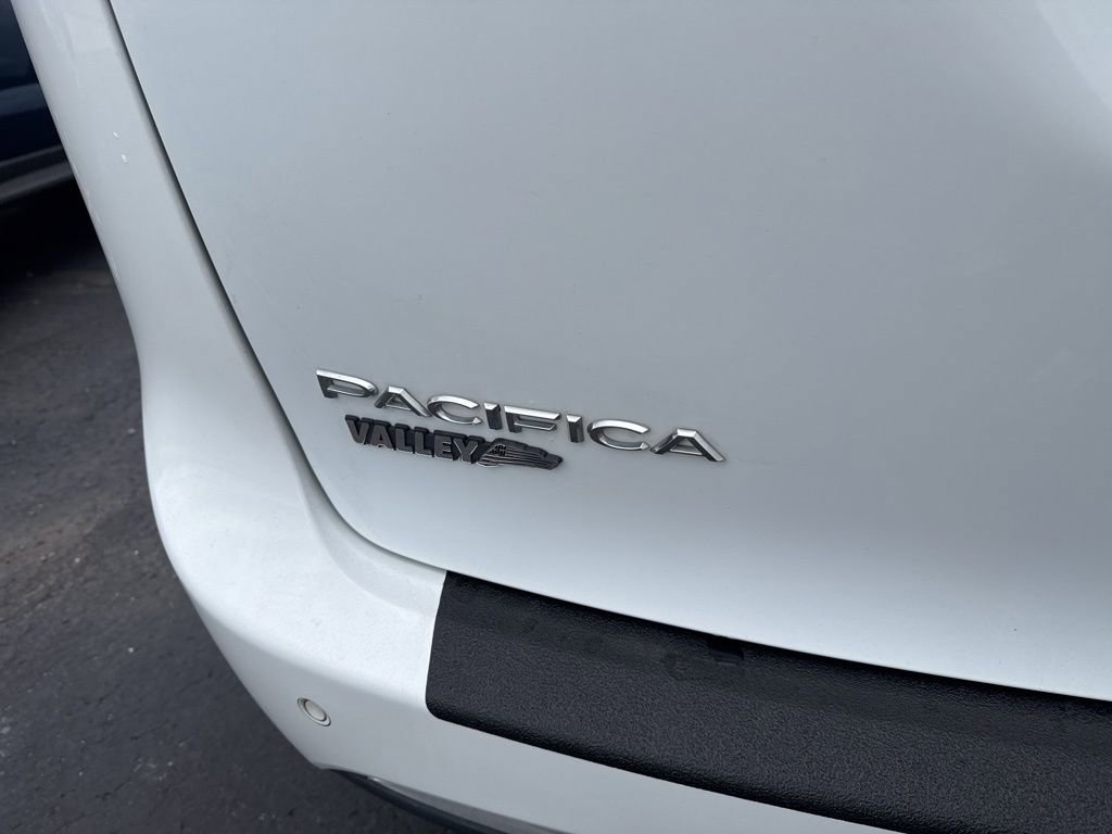 Used 2022 Chrysler Pacifica Limited image 36