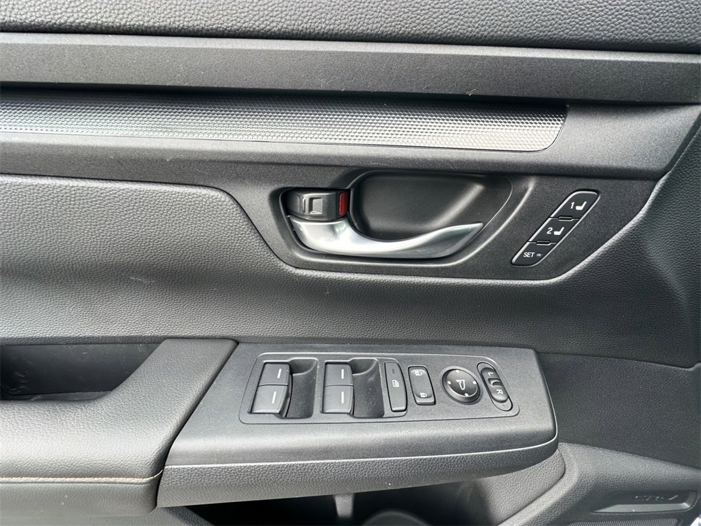 Used 2025 Honda CR-V Sport-L image 11