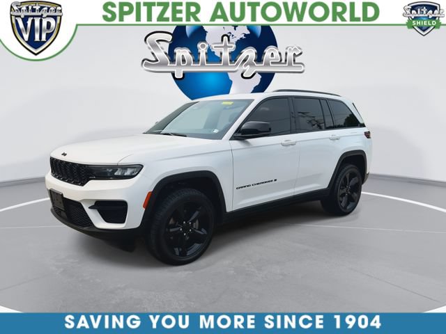 Used 2023 Jeep Grand Cherokee Altitude AWD/4WD image 4