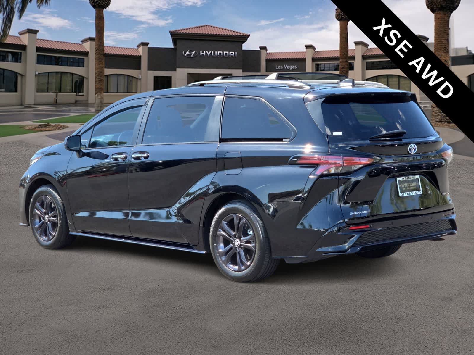 Used 2025 Toyota Sienna XSE AWD/4WD image 6