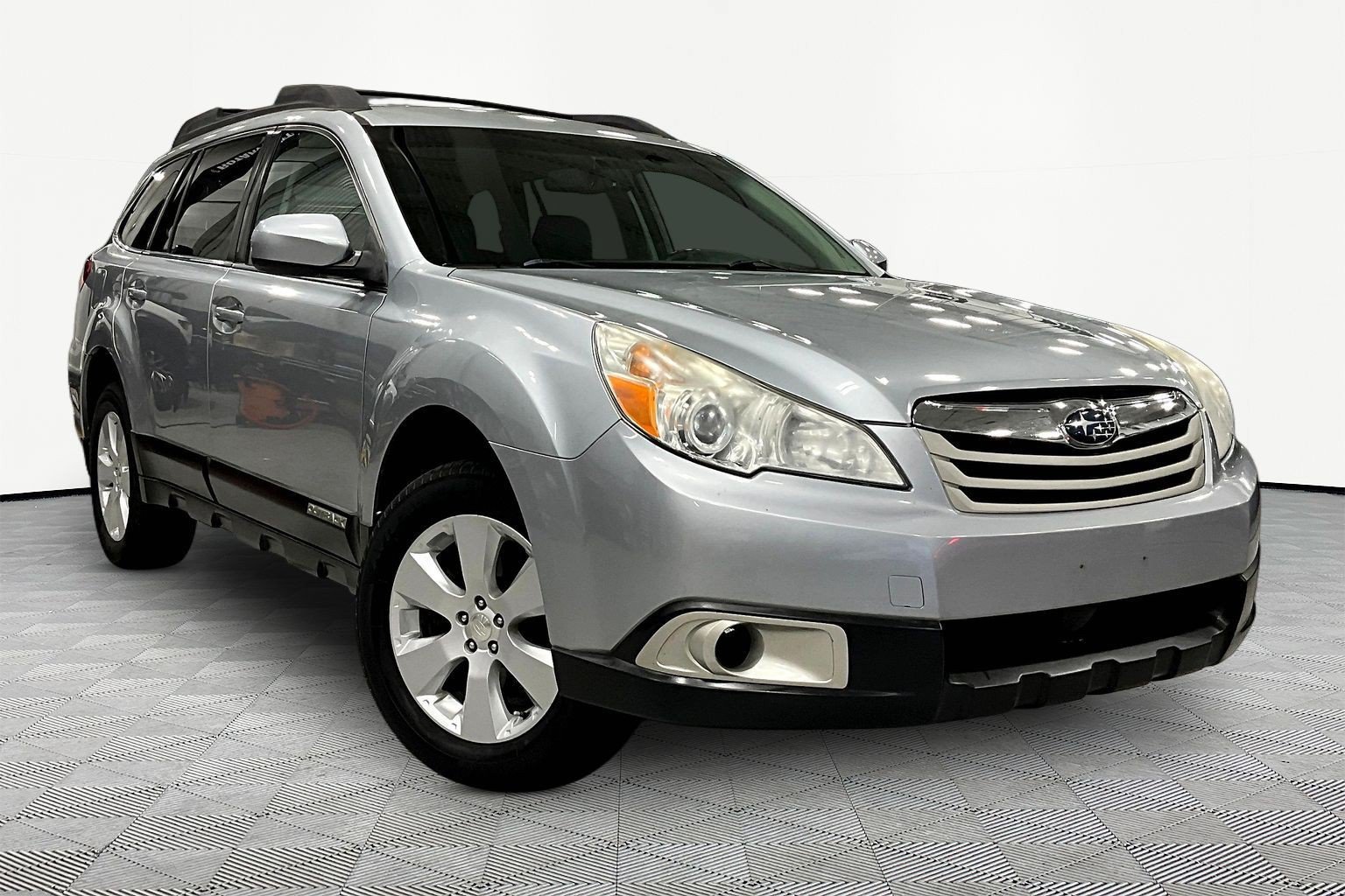 Used 2012 Subaru Outback 2.5i Premium AWD/4WD image 3