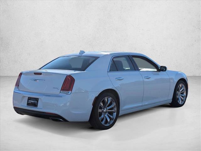 Used 2017 Chrysler 300 C image 5