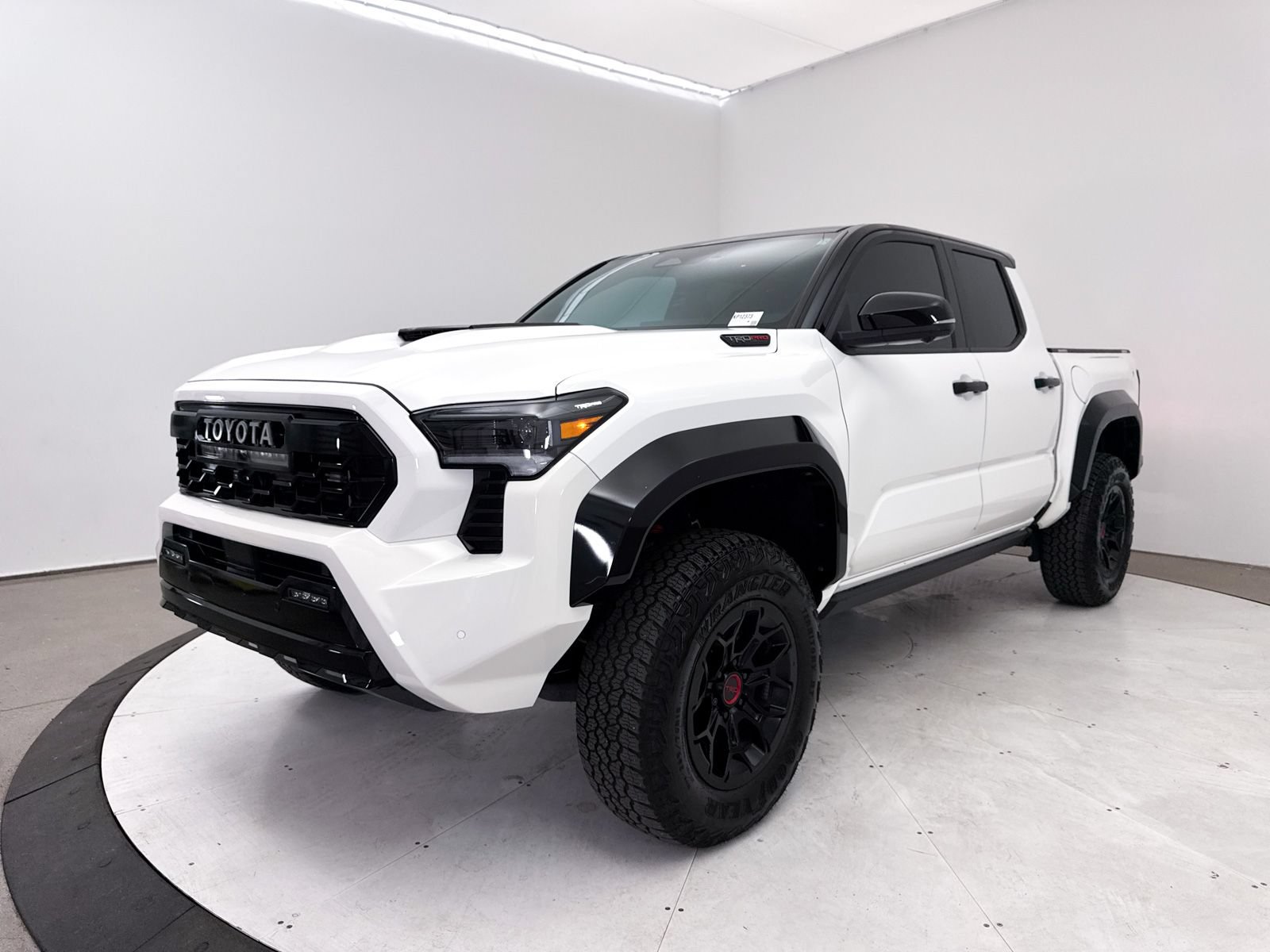 Used 2025 Toyota Tacoma TRD Pro AWD/4WD image 16