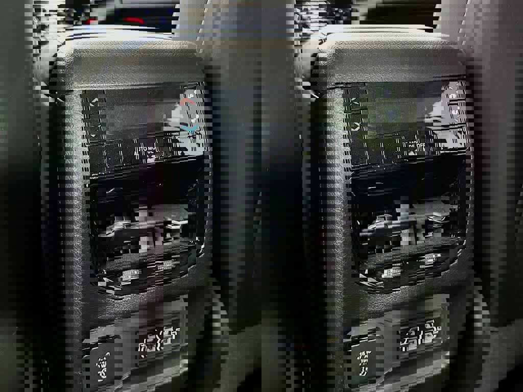 Used 2022 Jeep Grand Cherokee L Laredo w/ Luxury Tech Group I image 12