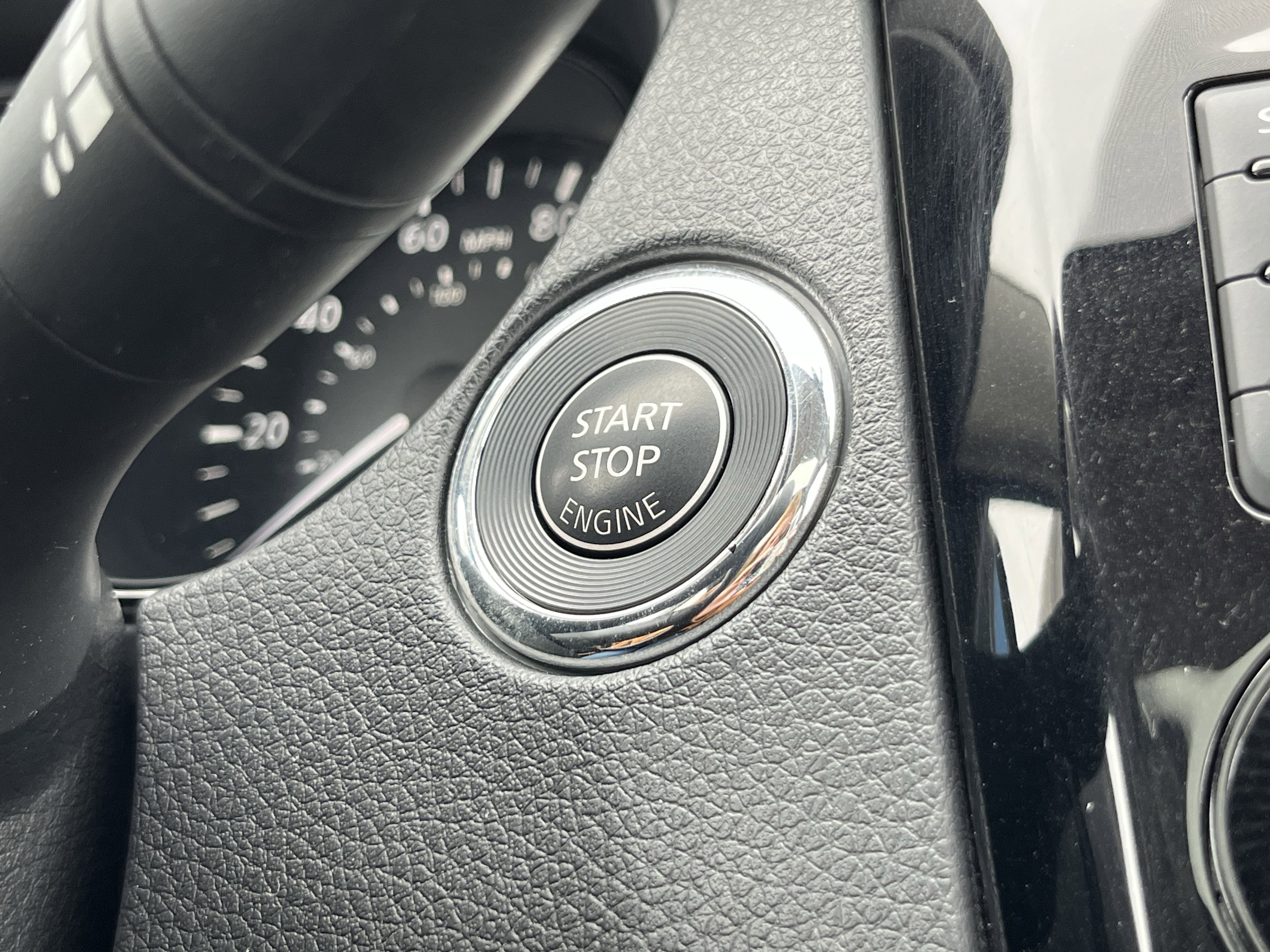 Used 2017 Nissan Rogue SV w/ Sun & Sound Touring Package image 33