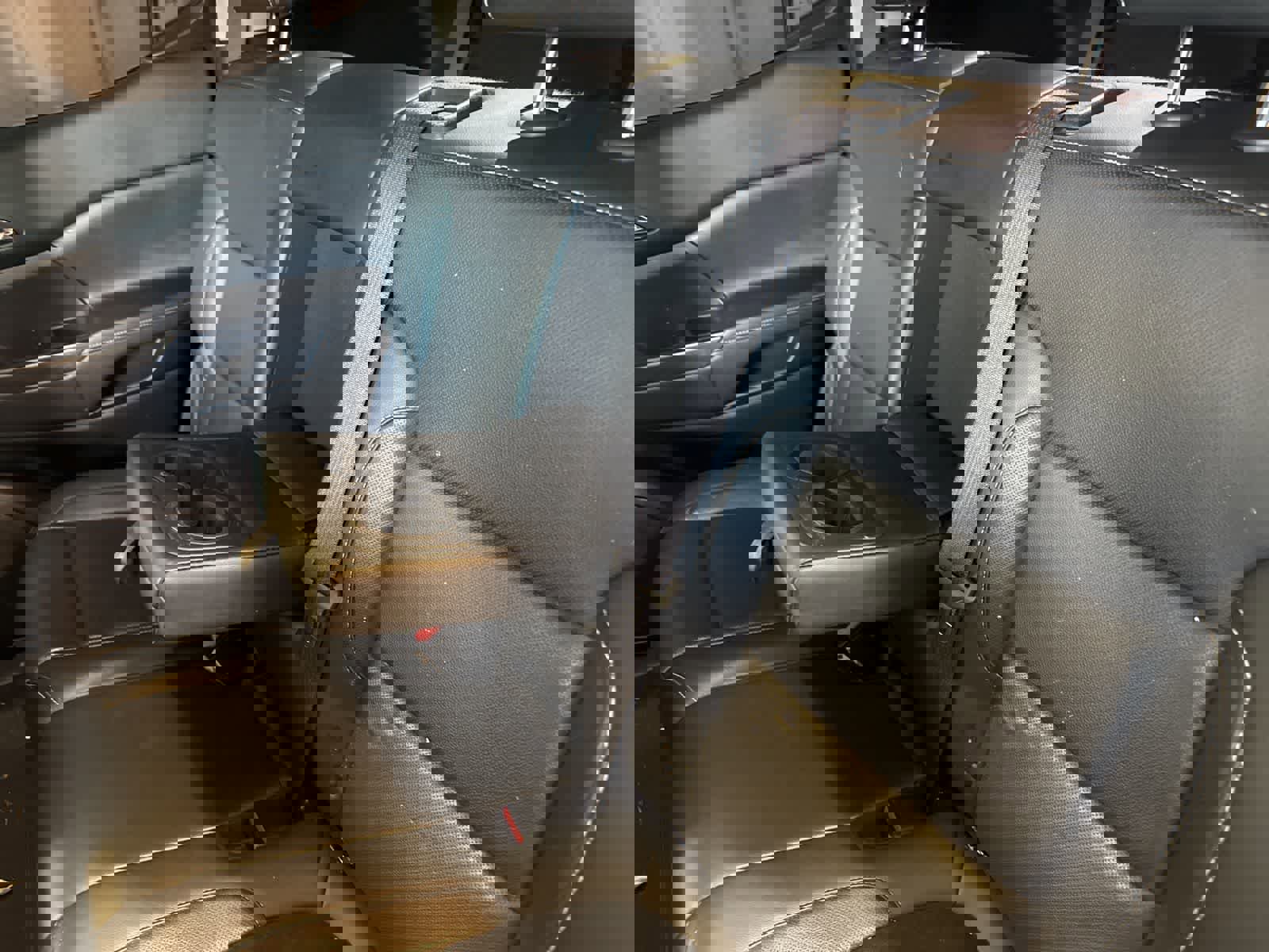 Used 2020 GMC Acadia SLT w/ Premium Package image 17