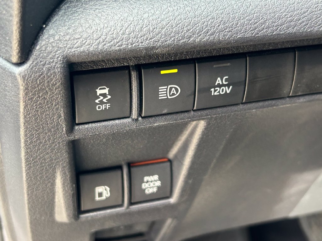 Certified 2025 Toyota Sienna XSE w/ XSE Premium Package AWD/4WD image 32