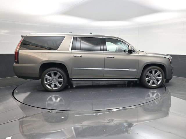 Used 2018 Cadillac Escalade ESV Premium Luxury image 2