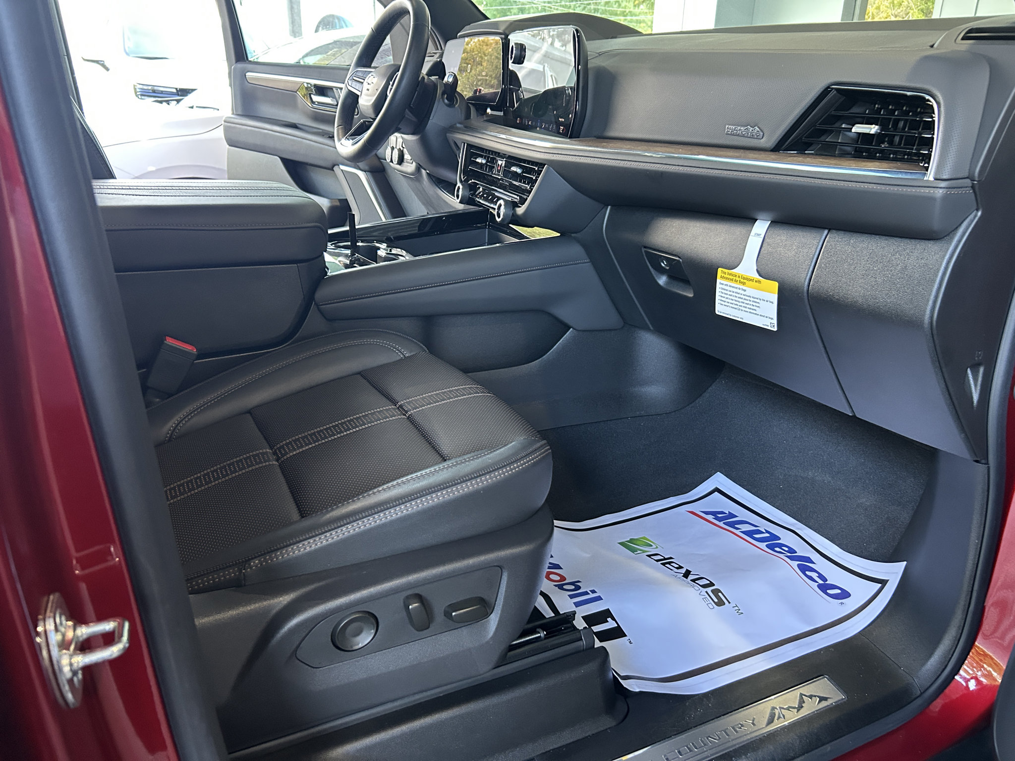 Used 2026 Chevrolet Tahoe High Country RWD image 14