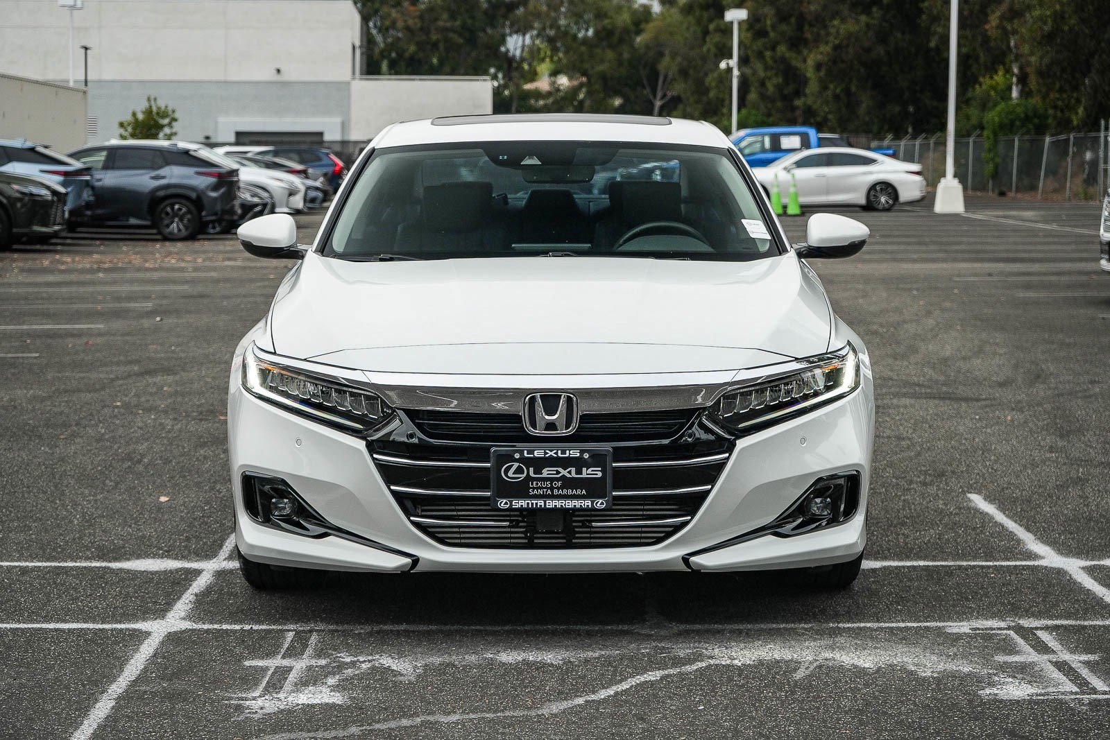 Used 2022 Honda Accord Touring image 2
