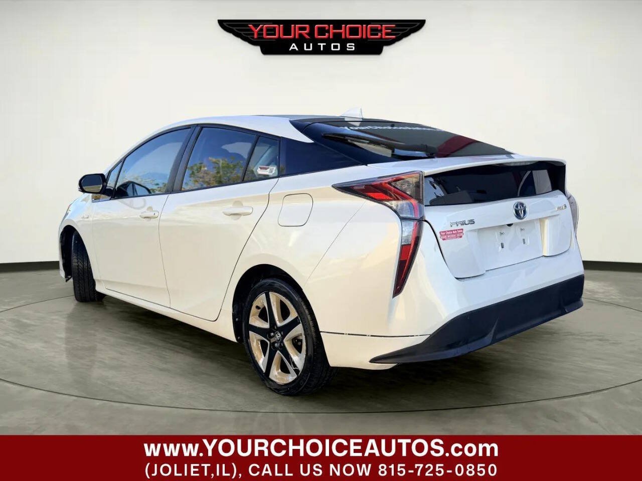Used 2016 Toyota Prius Three Touring FWD image 3