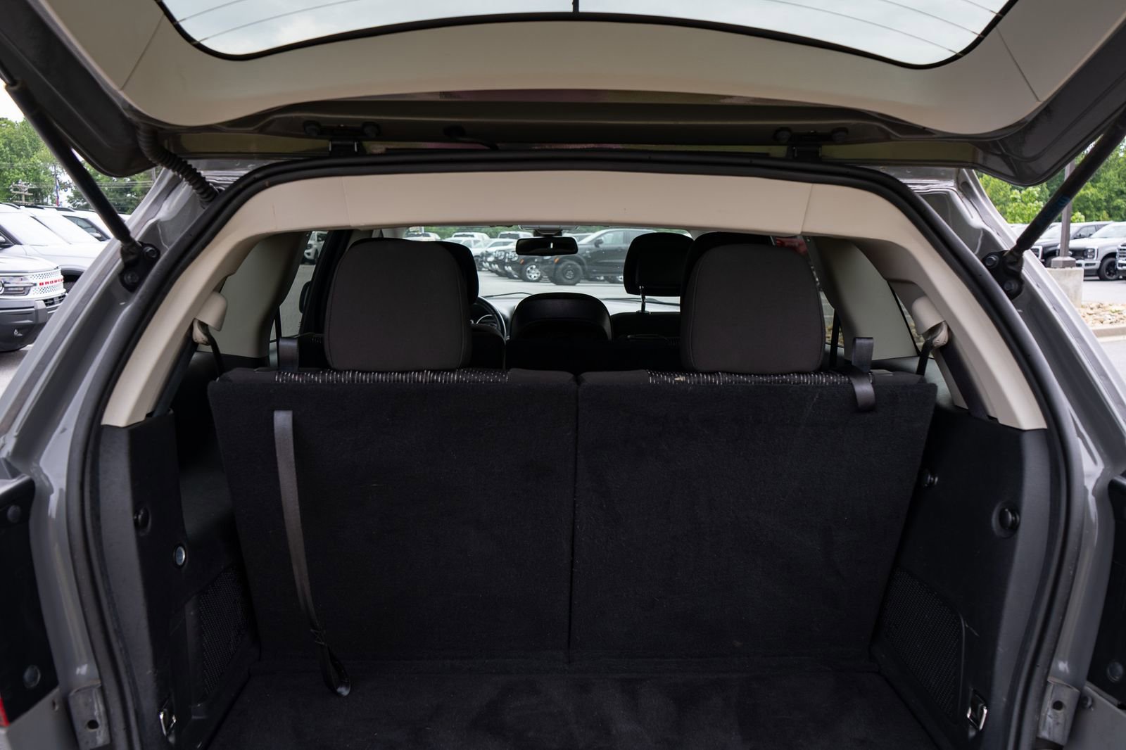 Used 2019 Dodge Journey SE w/ Safe & Sound Group FWD image 9
