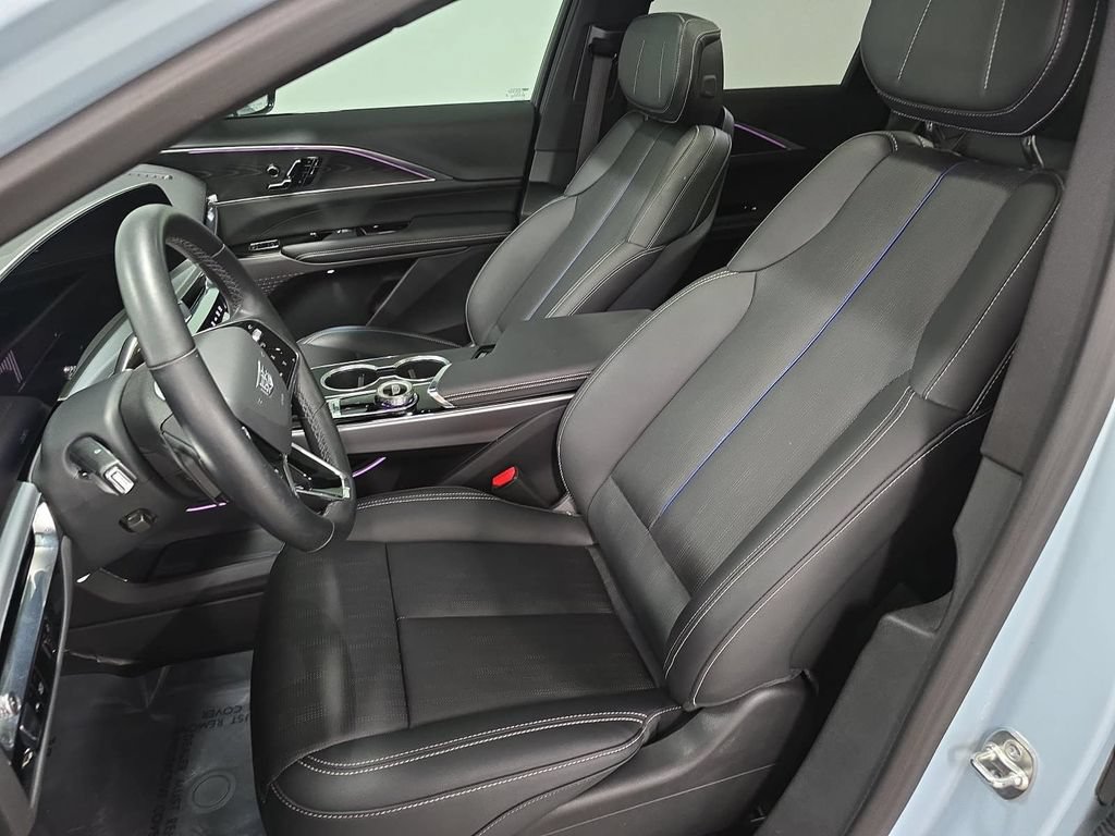 Used 2025 Cadillac Lyriq Sport RWD image 5