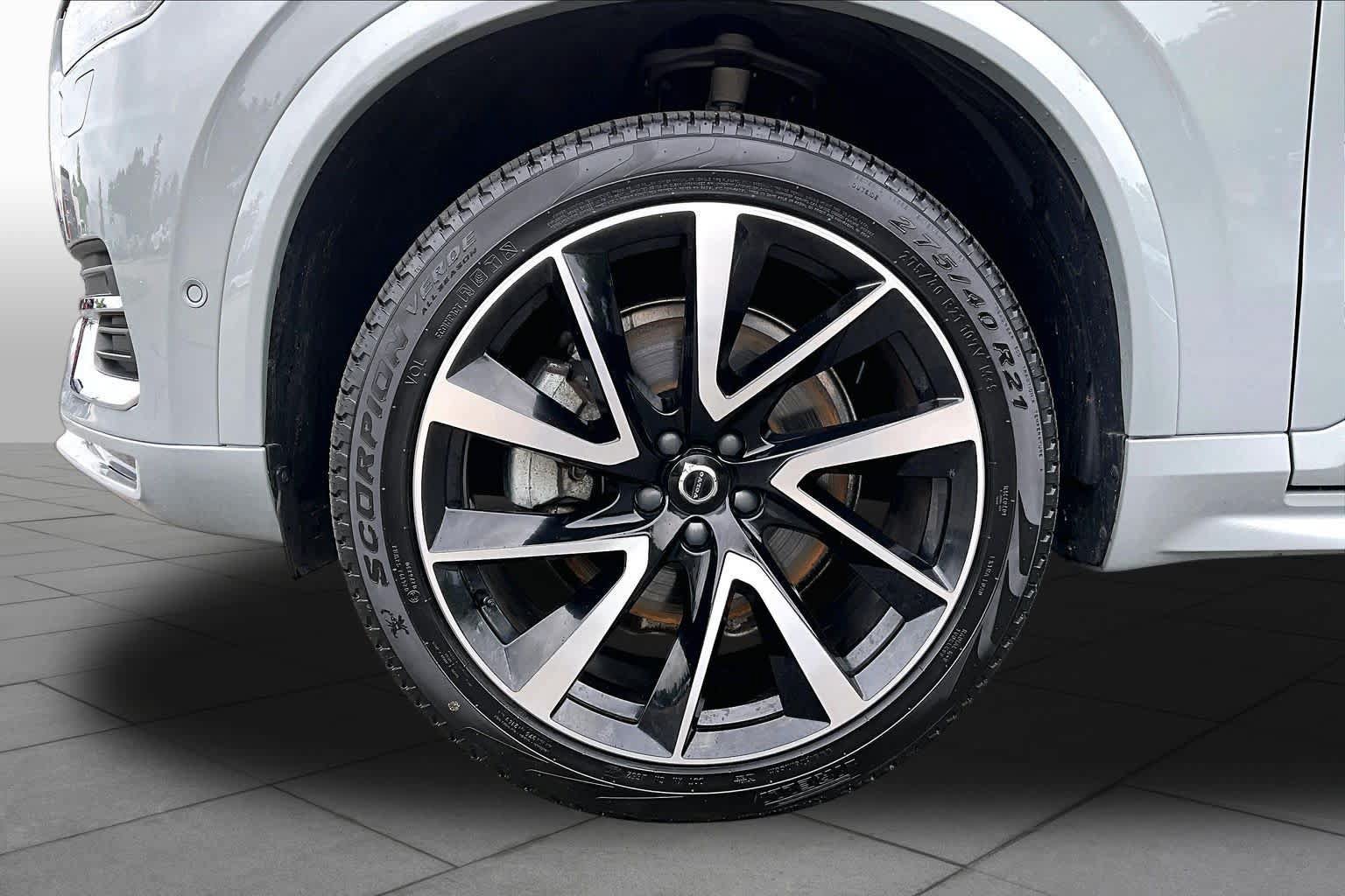 Certified 2024 Volvo XC90 B6 Plus w/ Protection Package Premier AWD/4WD image 11