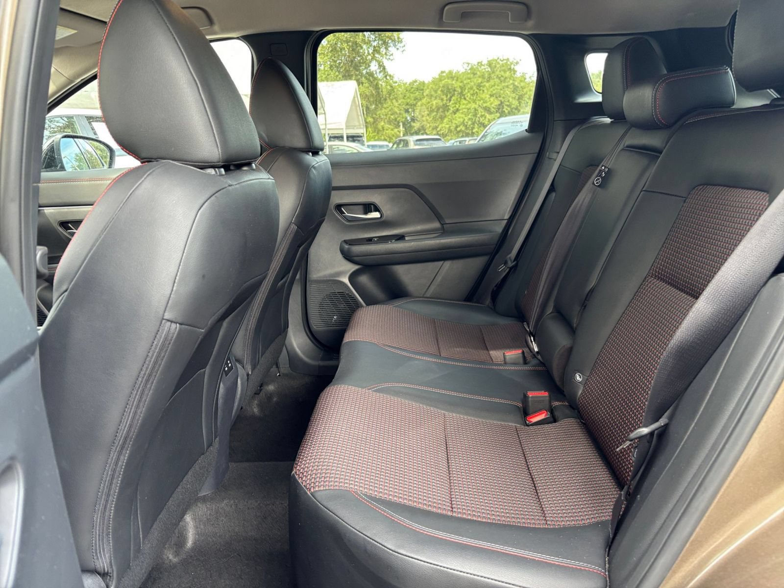 Used 2026 Nissan Kicks SR FWD image 37