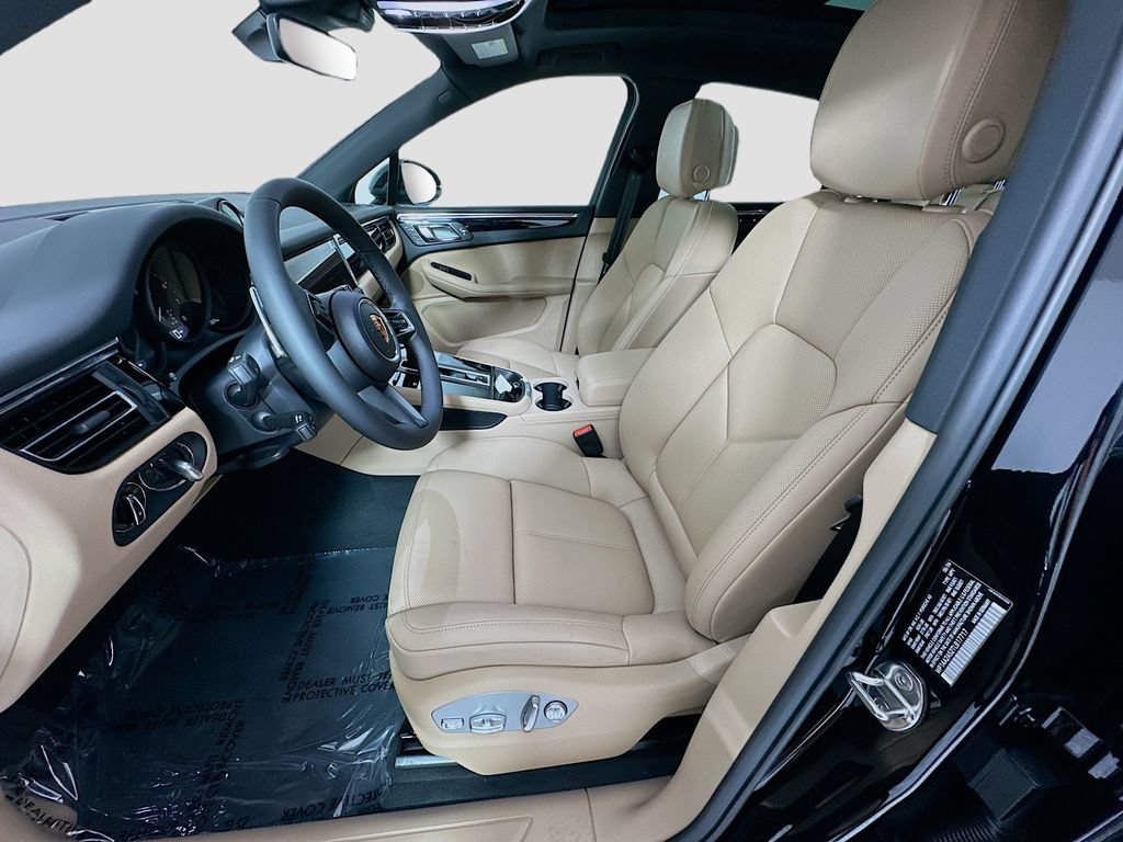 New 2026 Porsche Macan AWD/4WD image 5