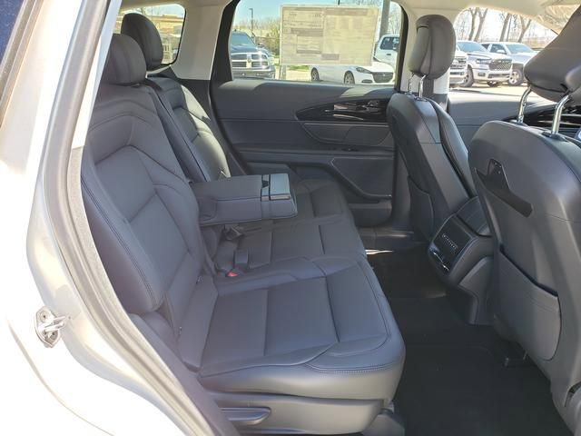 New 2026 Lincoln Nautilus Premier image 19