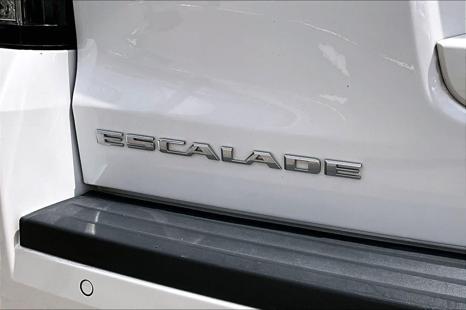 Used 2020 Cadillac Escalade Premium Luxury RWD image 10