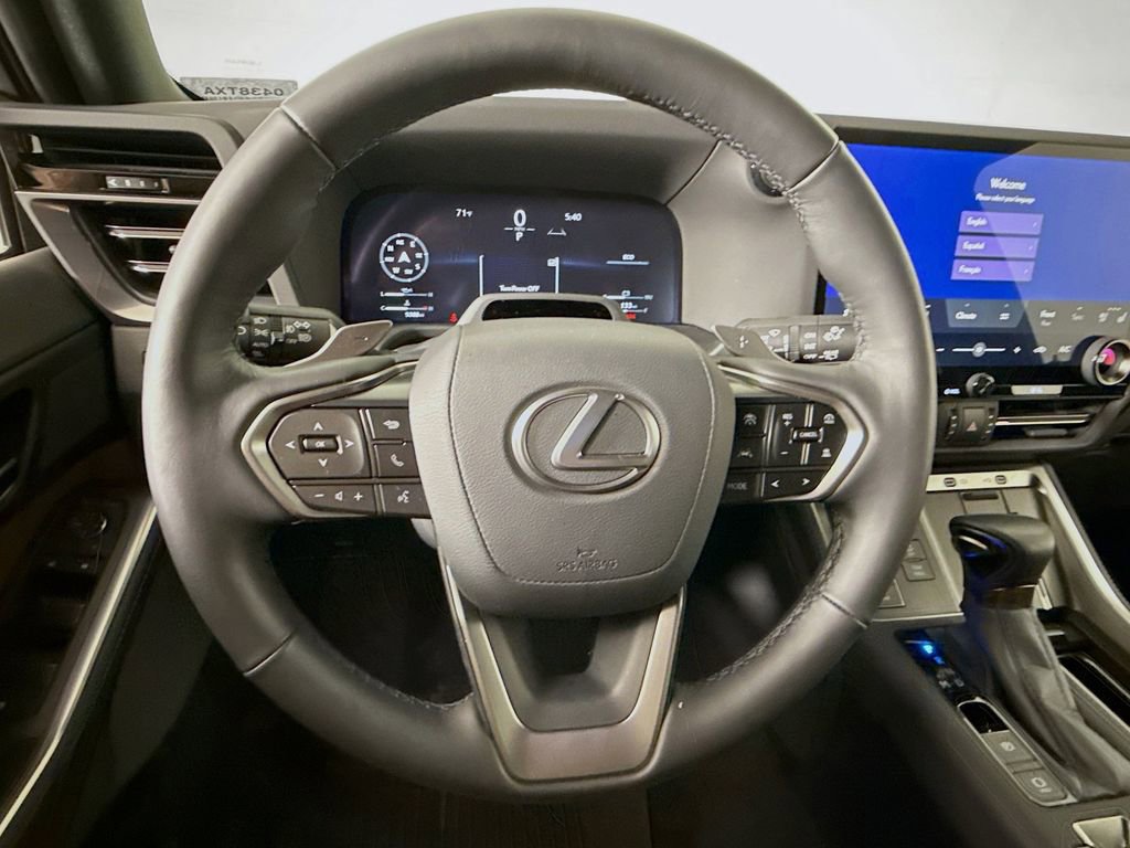 Used 2025 Lexus GX 550 image 11