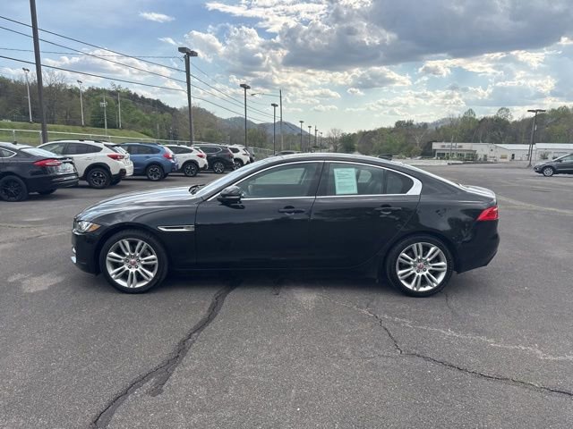 Used 2019 Jaguar XE Prestige image 5