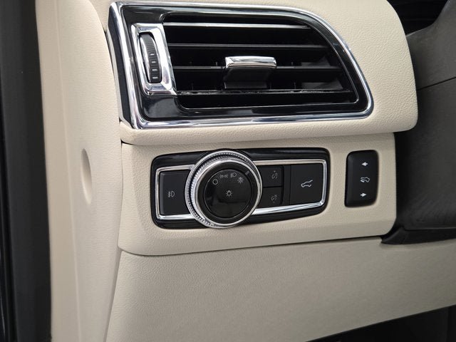 Used 2021 Lincoln Navigator Reserve w/ Luxury Package AWD/4WD image 24