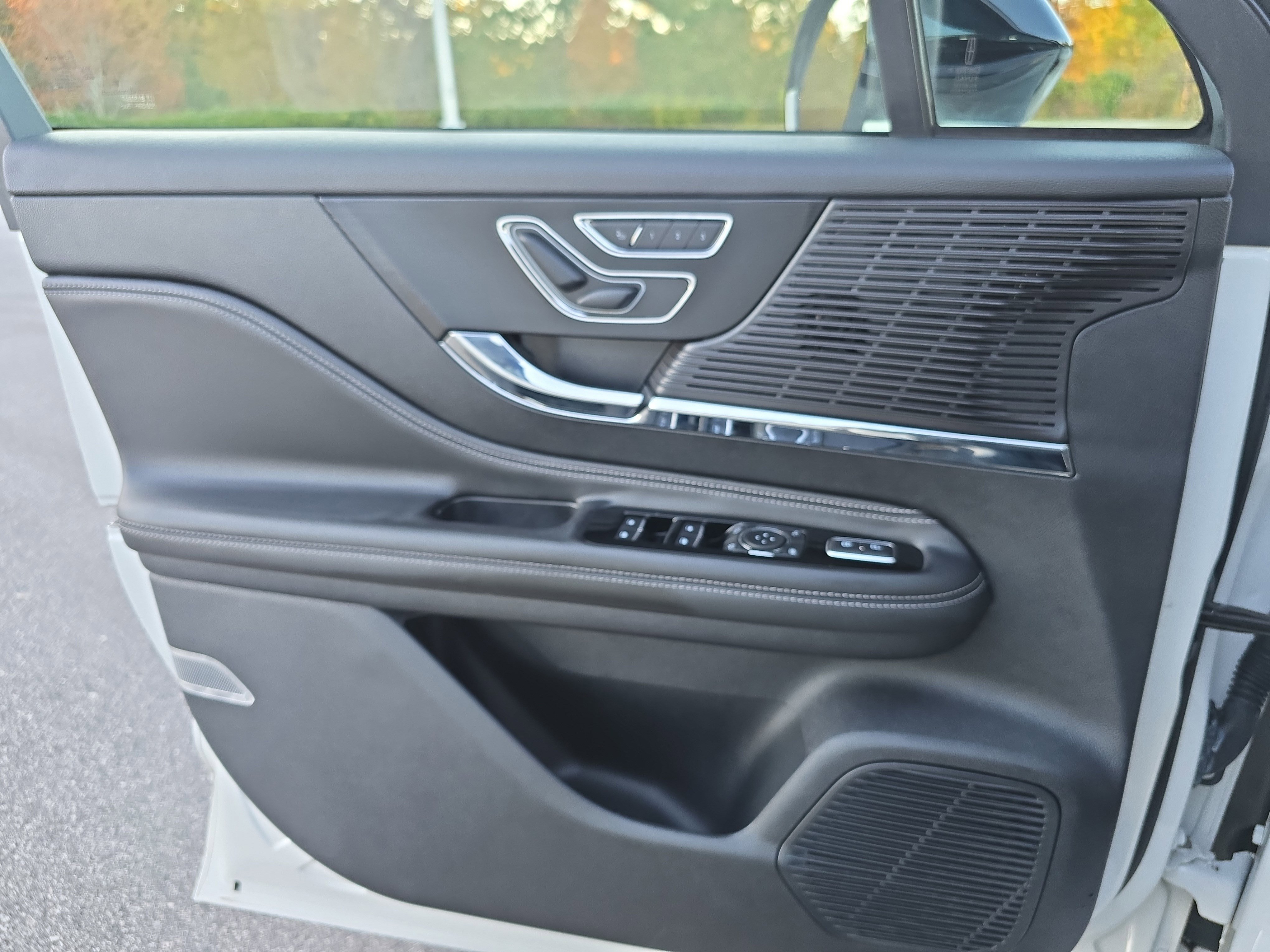 Certified 2022 Lincoln Corsair AWD w/ Premium Package image 26