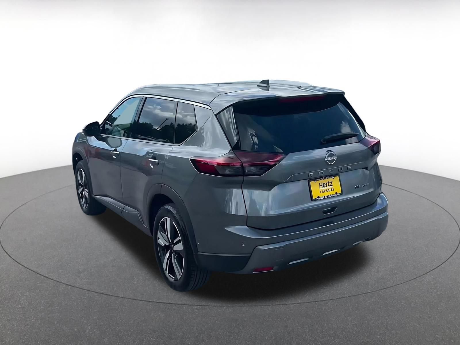 Used 2026 Nissan Rogue SL AWD/4WD image 11
