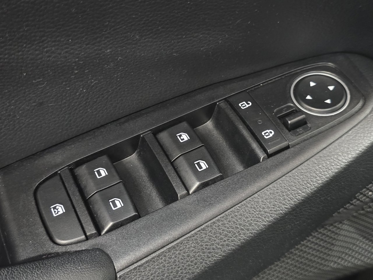 Used 2023 Kia Seltos S w/ Navigation Package image 21