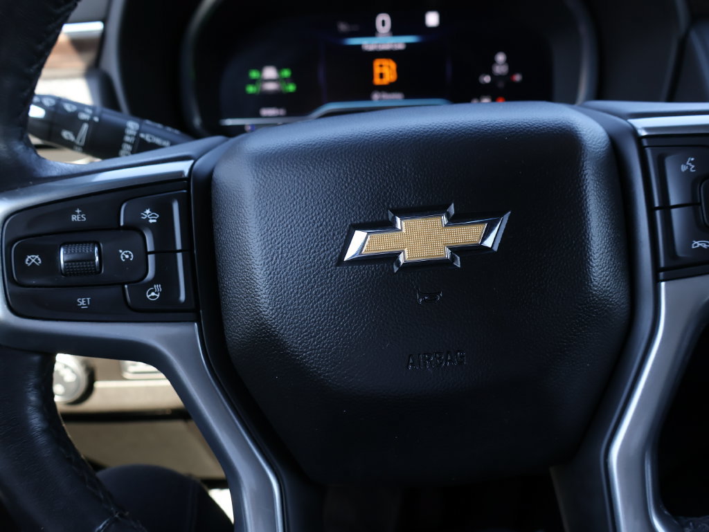 Used 2022 Chevrolet Suburban LT w/ Luxury Package AWD/4WD image 24