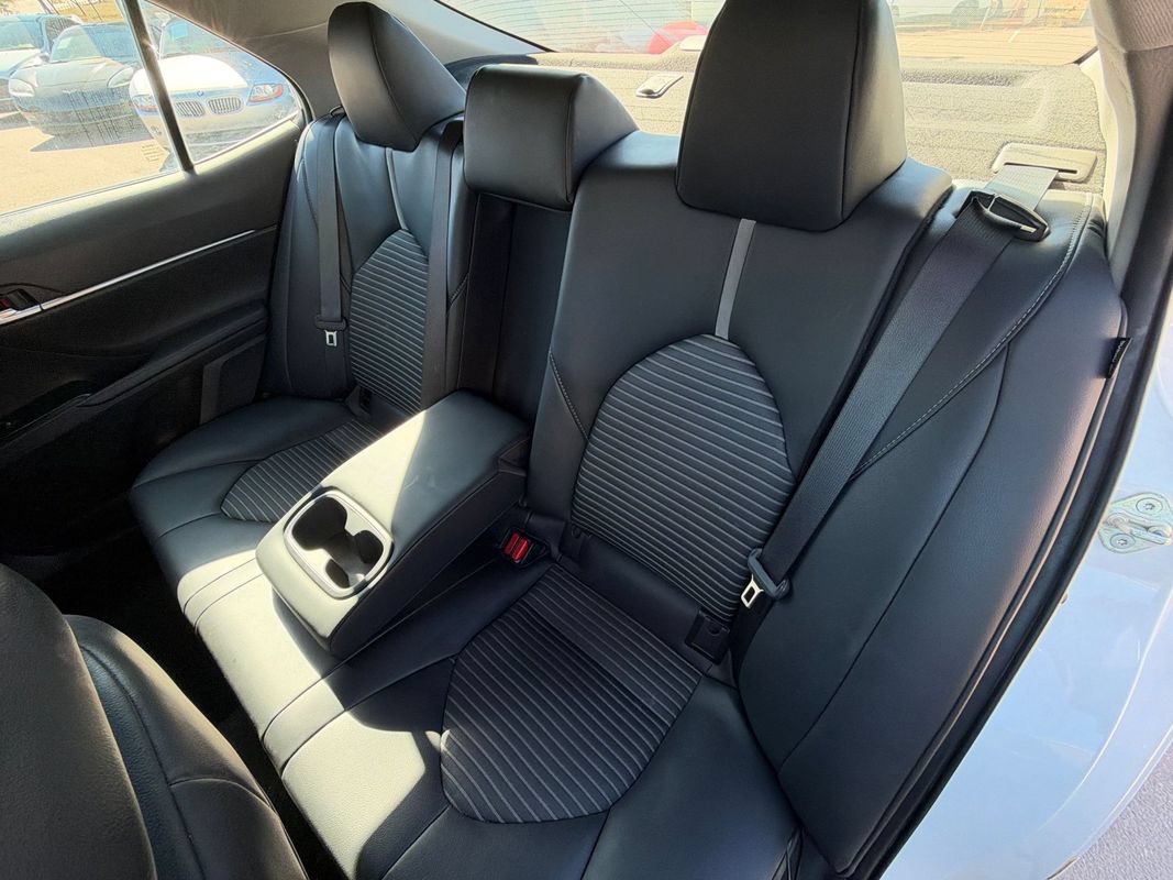 Used 2020 Toyota Camry SE w/ Convenience Package FWD image 10