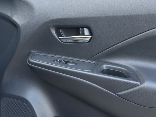 Used 2025 Nissan Versa SV FWD image 25