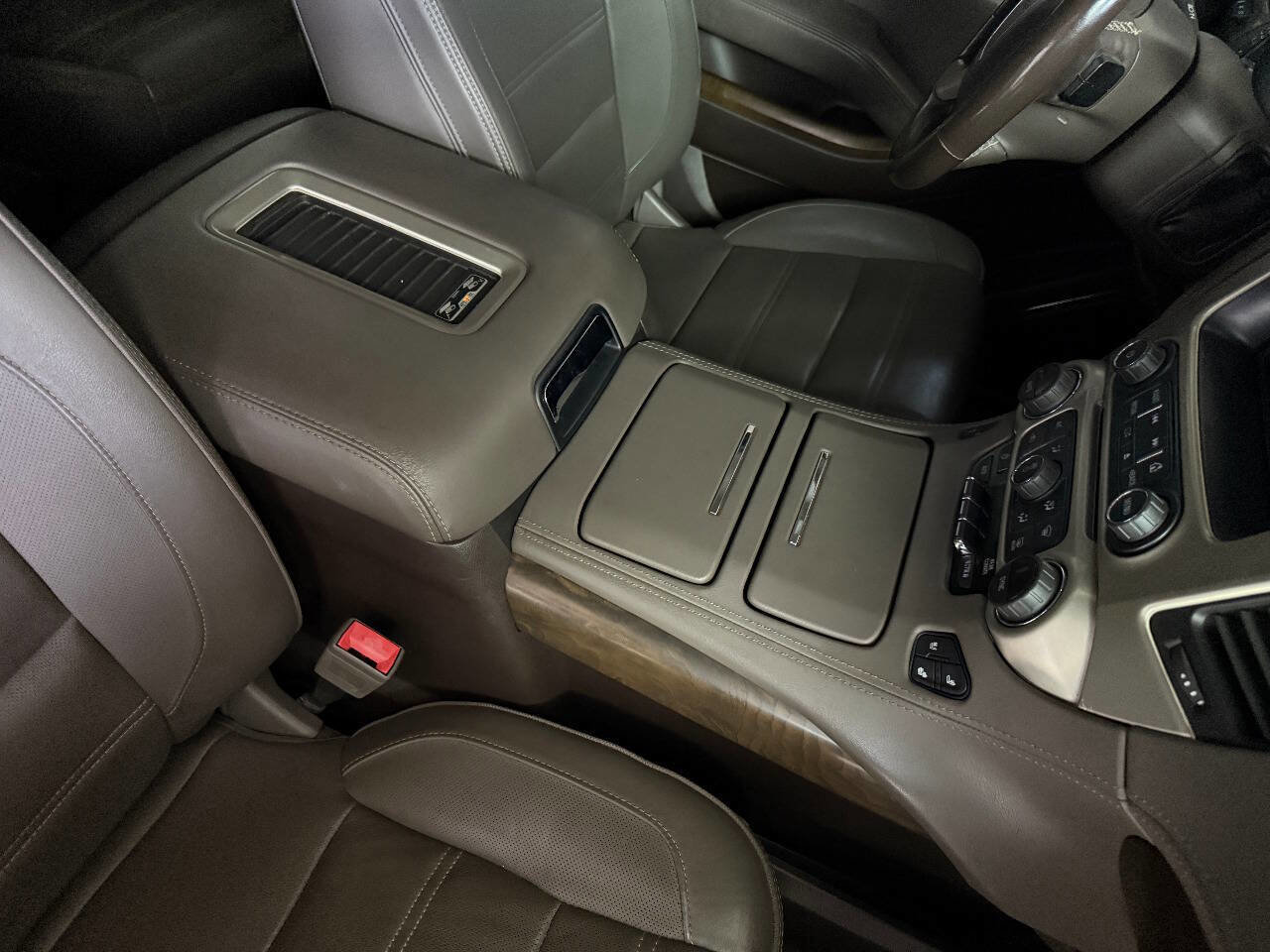 Used 2018 GMC Yukon XL Denali w/ Denali Ultimate Package AWD/4WD image 48