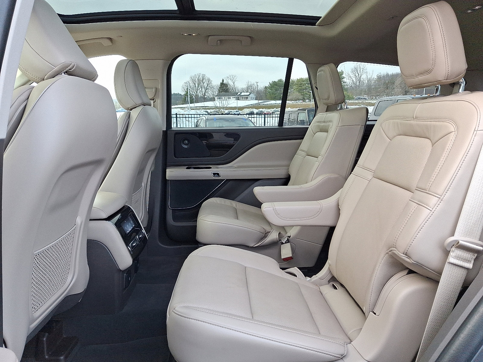 Certified 2023 Lincoln Aviator Reserve w/ Elements Package Plus image 10