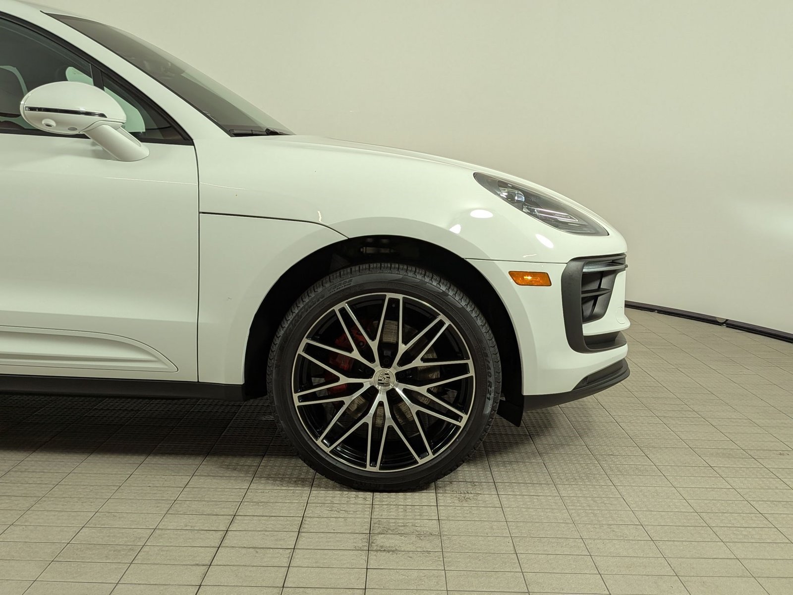 Certified 2025 Porsche Macan S AWD/4WD image 11