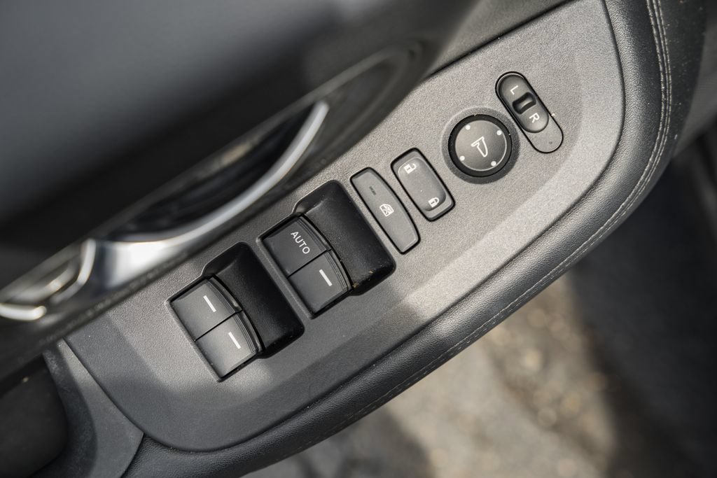 Used 2023 Honda HR-V LX image 33