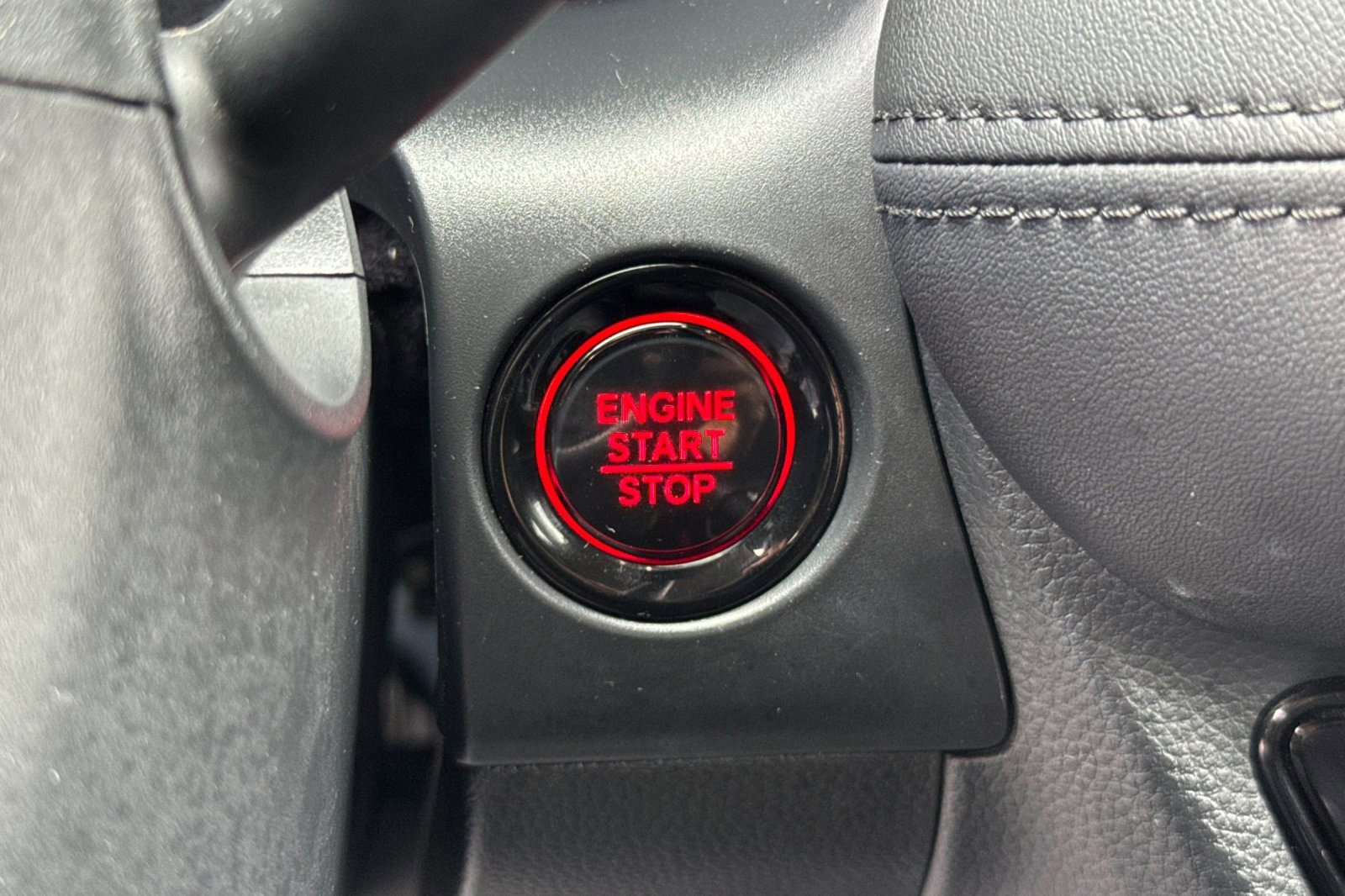 Used 2025 Honda HR-V LX image 33