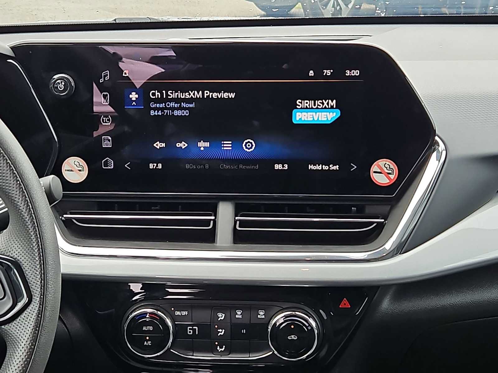 Used 2025 Chevrolet Trax LT FWD image 27
