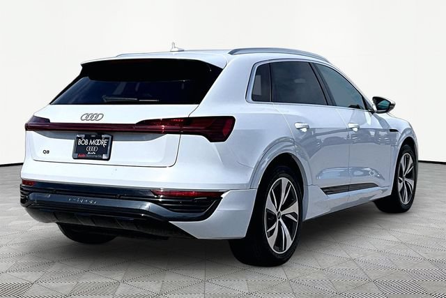 Used 2024 Audi Q8 e-tron Premium AWD/4WD image 2