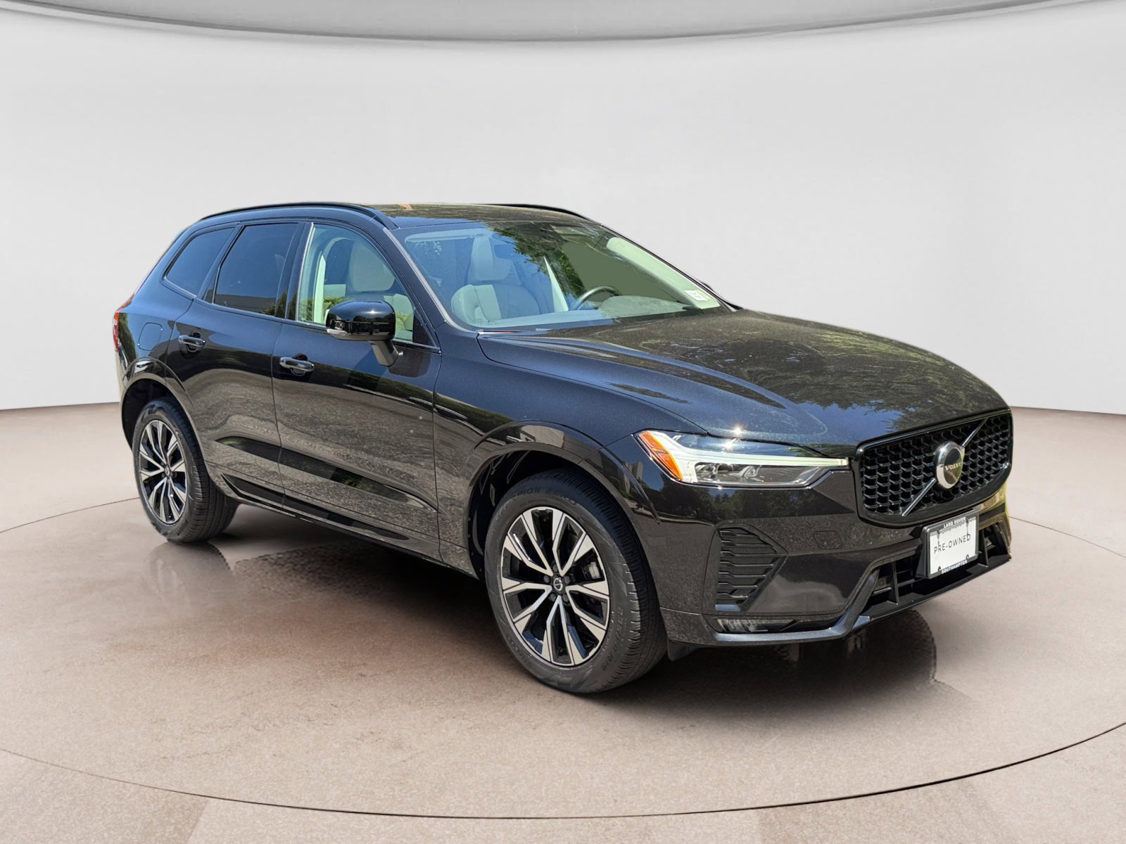 Used 2024 Volvo XC60 B5 Core AWD/4WD image 7