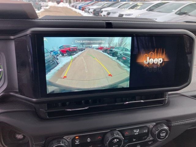 Certified 2025 Jeep Wrangler Sahara w/ Safety Group image 21