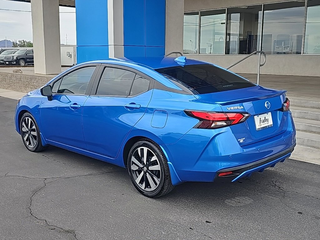 Used 2022 Nissan Versa SR image 5