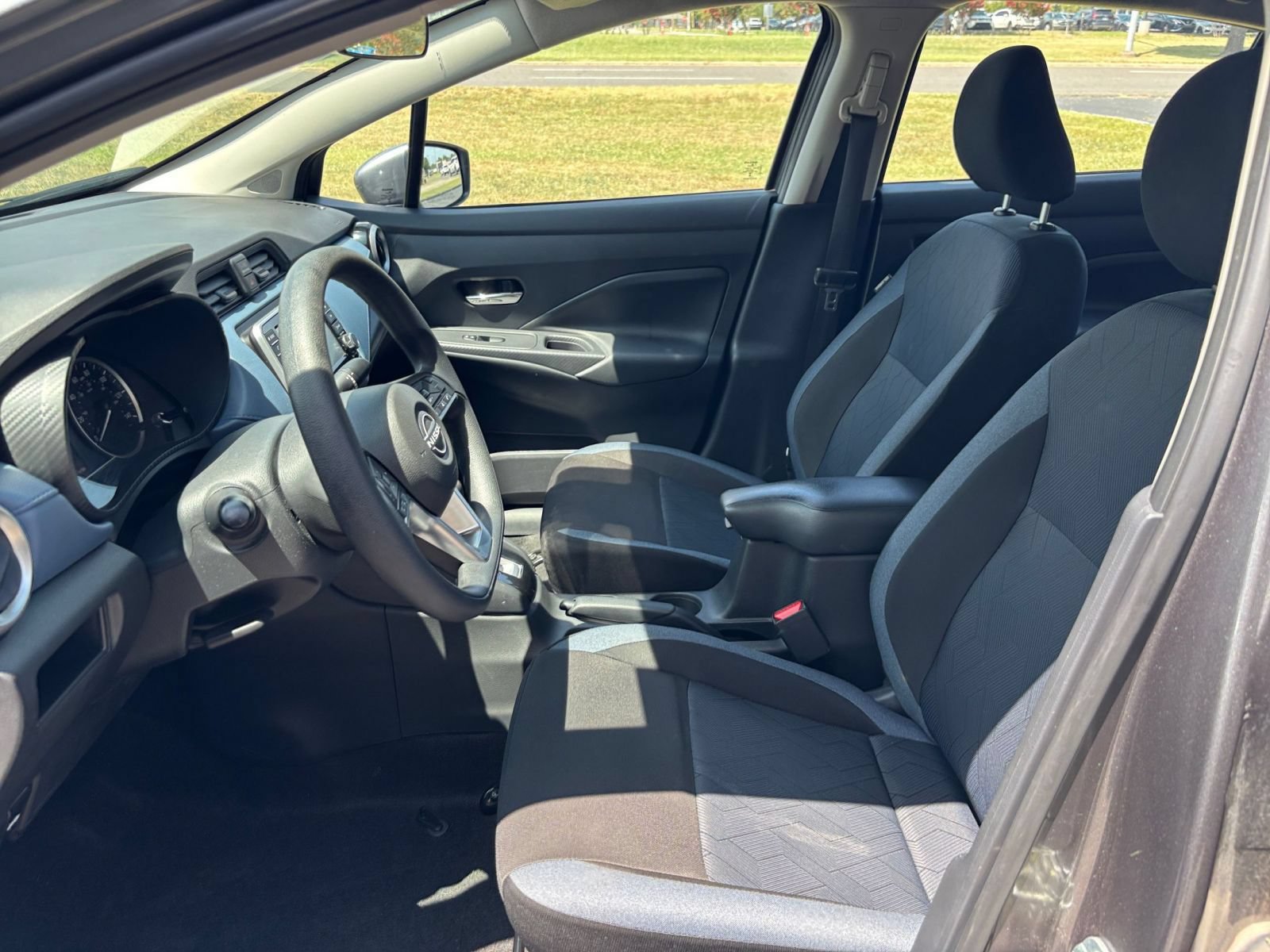 Used 2025 Nissan Versa SV FWD image 24