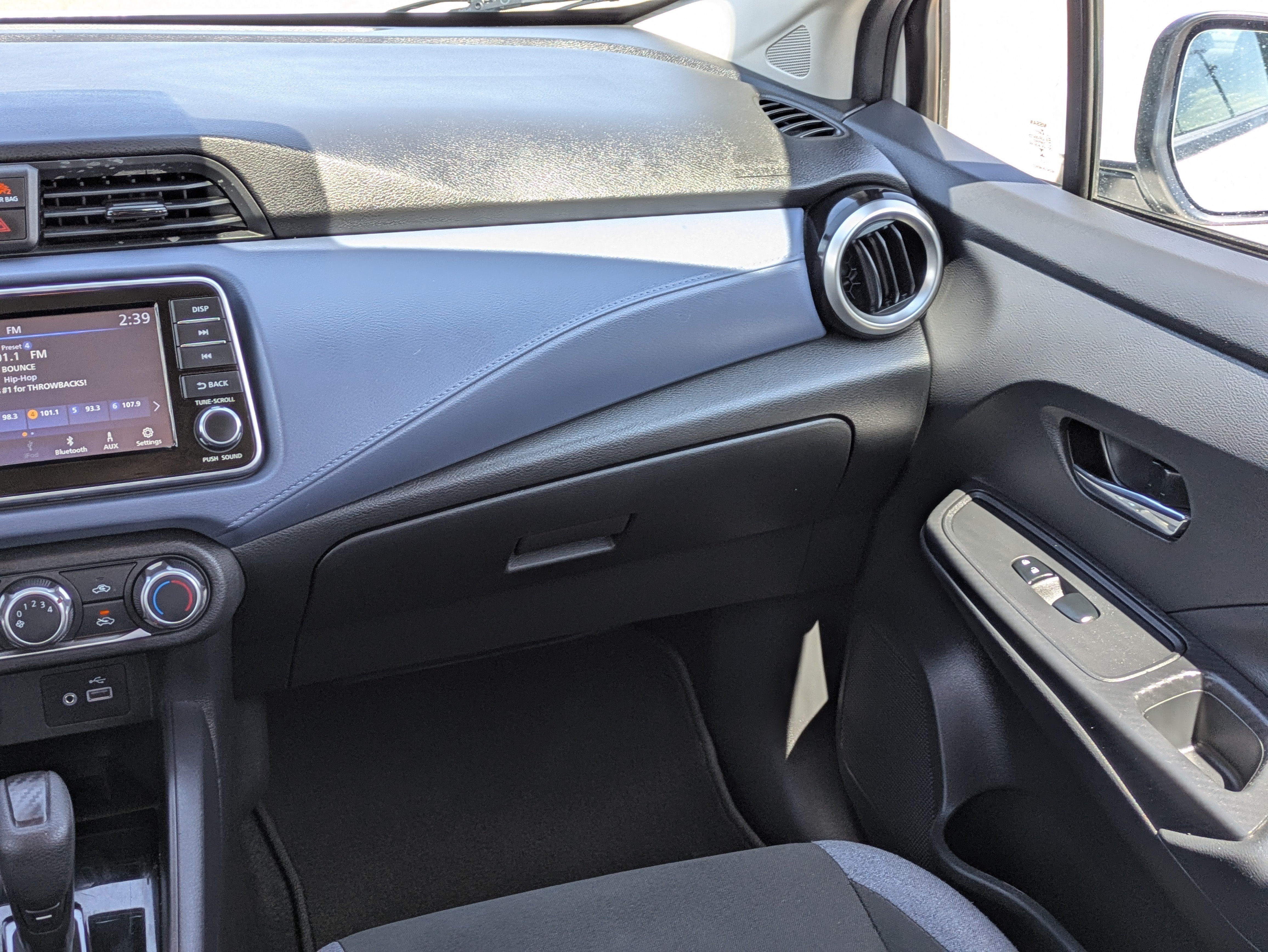 Used 2024 Nissan Versa SV FWD image 18