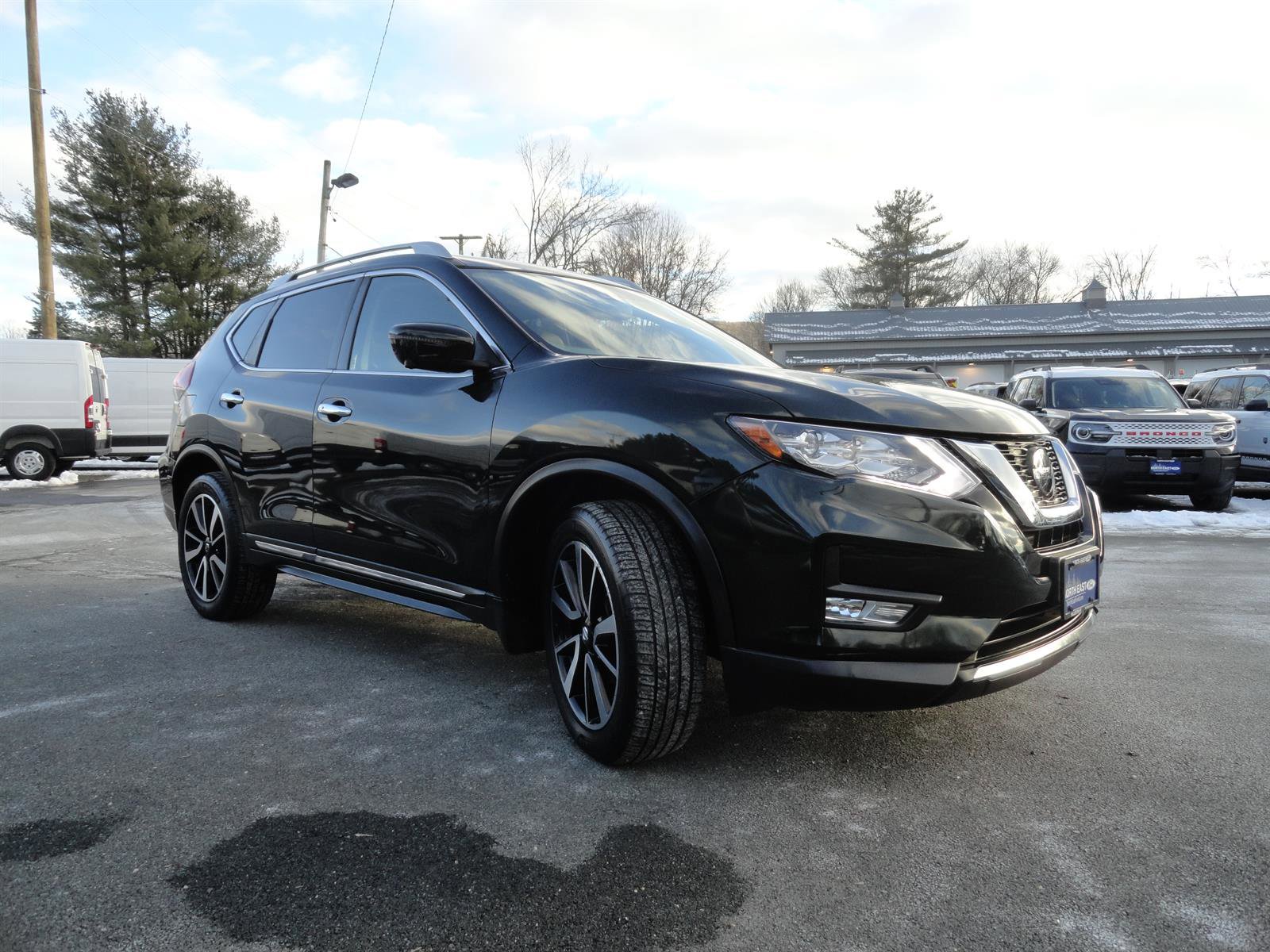 Used 2020 Nissan Rogue SL w/ Premium Package image 3