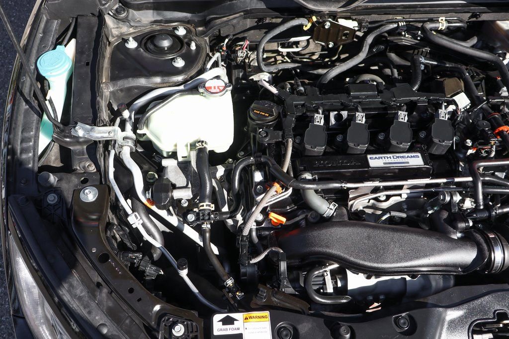 Used 2019 Honda Civic Touring image 11
