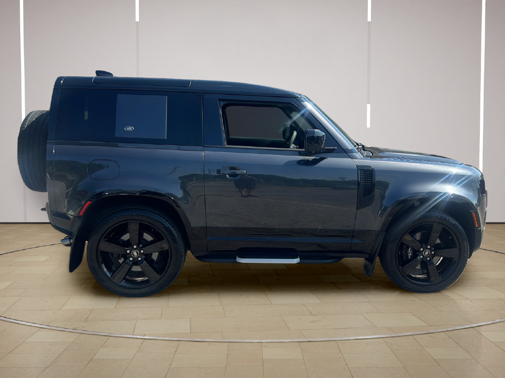 Used 2023 Land Rover Defender 90 V8 AWD/4WD image 8